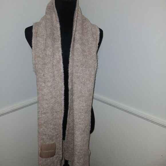 Calvin Klein Women's Soft Boucle Knit Winter Scarf Beige 11 W x 74 L NWT NEW - Picture 3 of 10